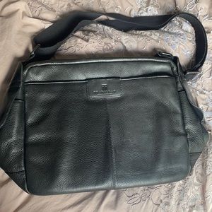 Trafalgar black leather messenger bag